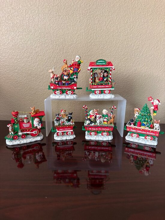 Danbury Mint Other - Danbury Mint Chihuahua Christmas Express Train 6 Piece Set Dog Holiday Decor
